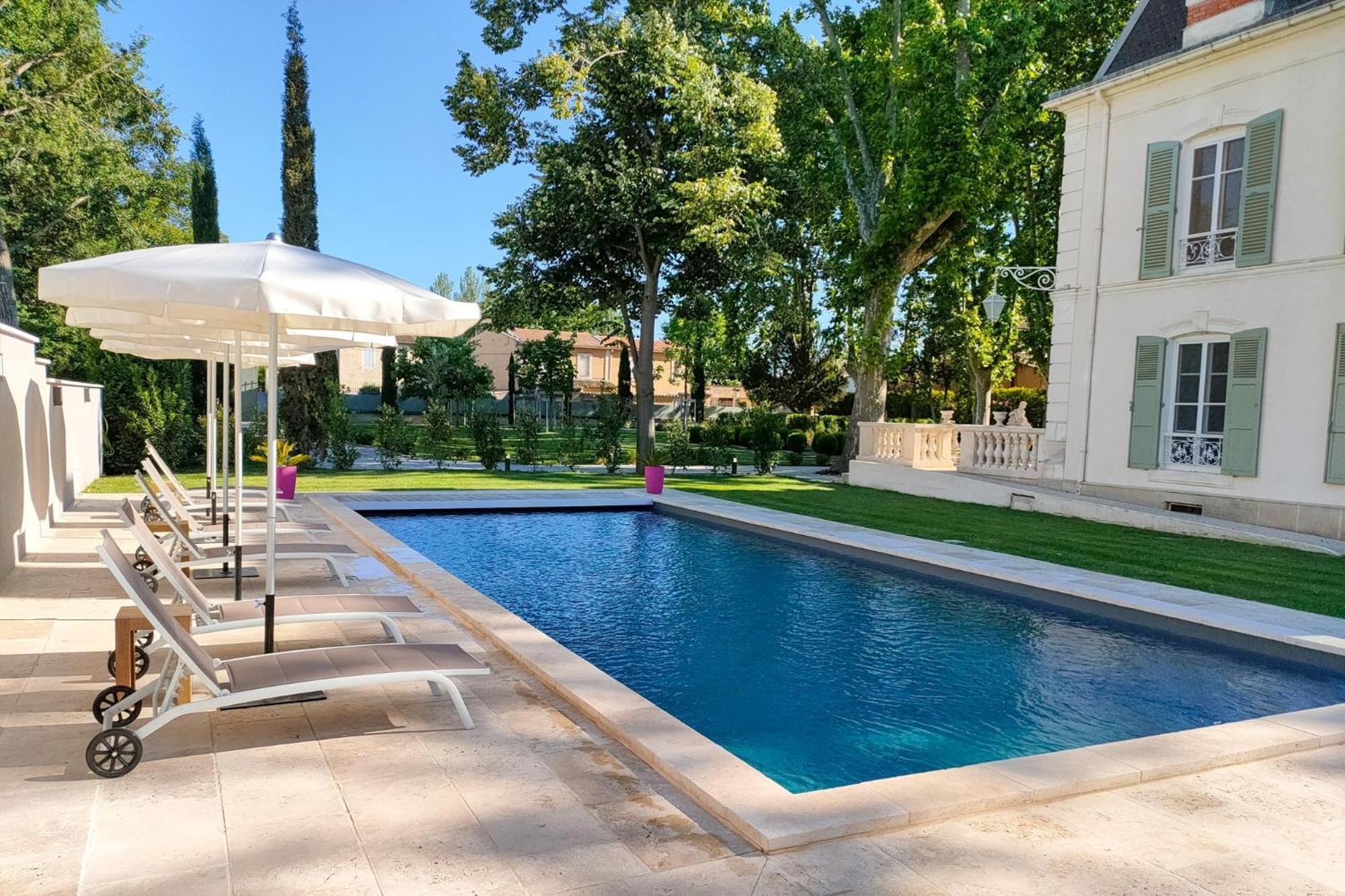 Les Frenes En Provence-Chateau Zen Avignon Luaran gambar