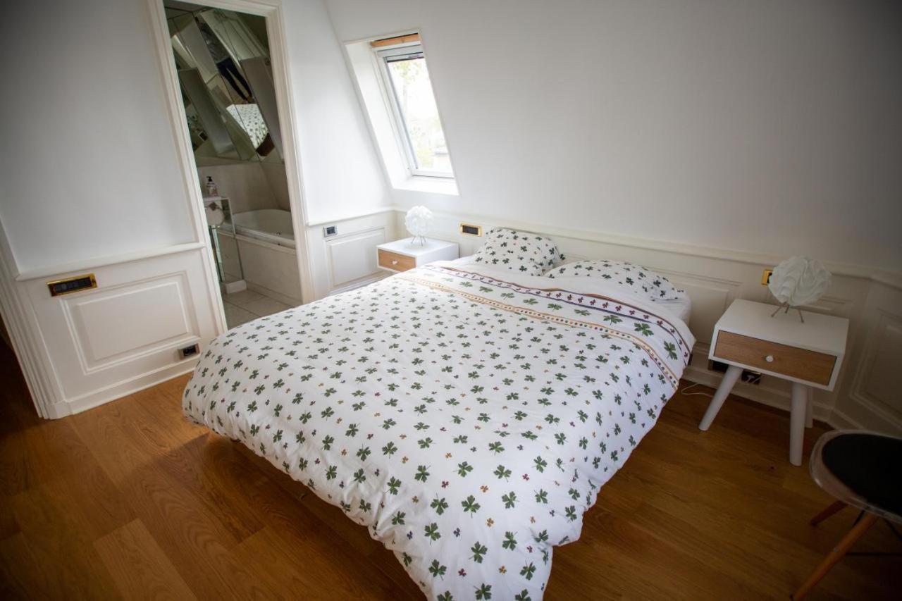 Les Frenes En Provence-Chateau Zen Avignon Bilik gambar